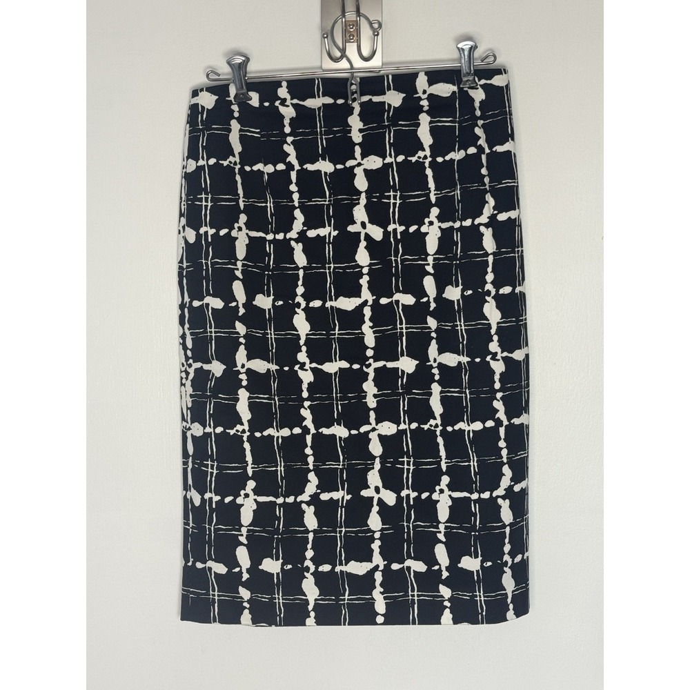 Express Design Studio Skirt Sz 4 black and white